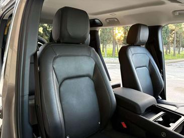 Land Rover Defender 110 SE 3.0D I6 200 CV AWD Auto — photo 10