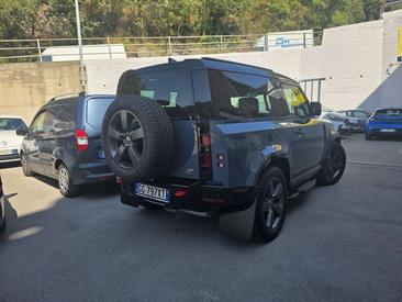 Land Rover Defender 90 X-Dynamic HSE 3.0d I6 Mhev — photo 2