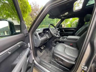 Land Rover Defender 110 X-Dynamic SE 3.0 D MHEV D250 — photo 9