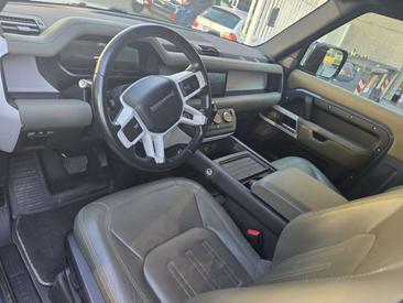 Land Rover Defender 90 X-Dynamic HSE 3.0d I6 Mhev — photo 3
