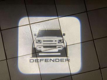 Land Rover Defender 110 SE 3.0D I6 200 CV AWD Auto — photo 22