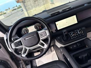 Land Rover Defender 110 SE 3.0D I6 200 CV AWD Auto — photo 24