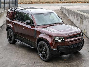 Land Rover Defender 110 D300 MHEV — photo 3
