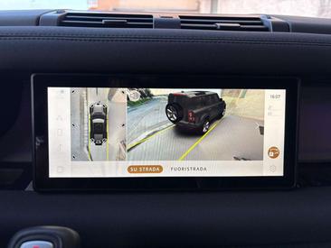Land Rover Defender 110 SE 3.0D I6 200 CV AWD Auto — photo 41