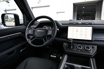 Land Rover Defender 110 D300 MHEV — photo 14