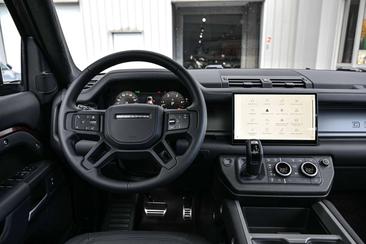 Land Rover Defender 110 D300 MHEV — photo 15