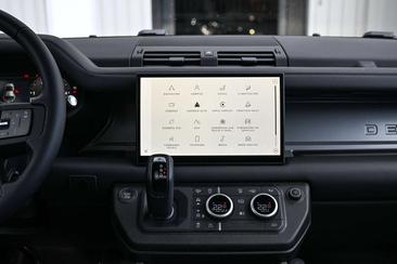 Land Rover Defender 110 D300 MHEV — photo 16