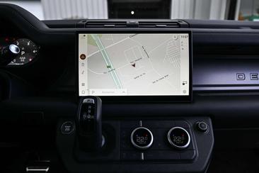 Land Rover Defender 110 D300 MHEV — photo 20