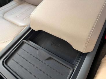 Land Rover Defender 90 X-Dynamic SE 3.0d I6 Mhev — photo 29