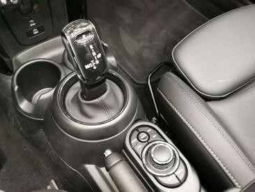 Mini Cooper E — photo 16