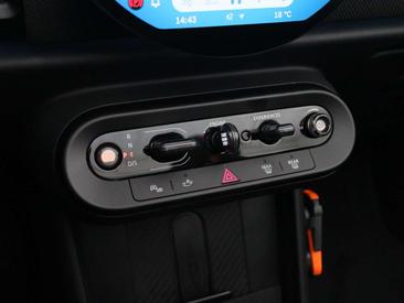 Mini Cabrio John Cooper Works — photo 17