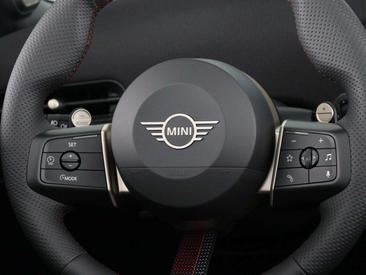 Mini Cabrio John Cooper Works — photo 31