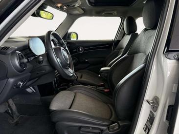 Mini Cooper E — photo 9