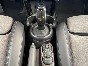 Mini Cooper E — photo 11