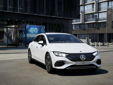 Mercedes EQE 300 Electric Art — photo 7