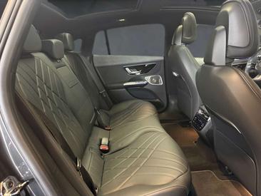 Mercedes EQE 500 — photo 10