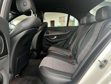 Mercedes Classe E 220 — photo 20