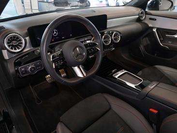 Mercedes CLA 180 AMG Line — photo 4