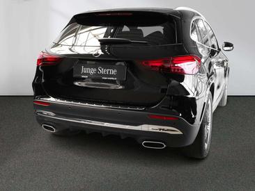 Mercedes GLA 200 AMG Line — photo 2