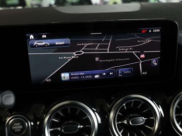 Mercedes GLA 200 AMG Line — photo 12