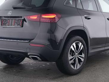 Mercedes GLA 180 Night Edition — photo 4