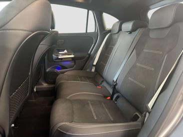Mercedes GLA 180 Night Edition — photo 11