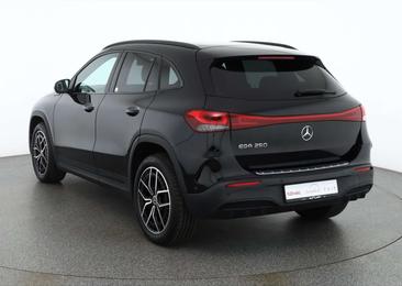 Mercedes EQA 250+ AMG Line — photo 2