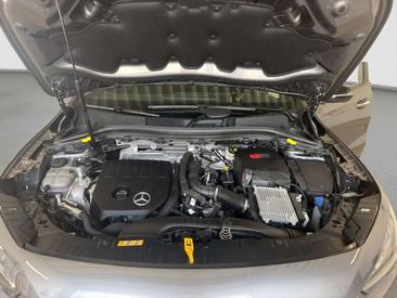 Mercedes GLA 180 Night Edition — photo 15