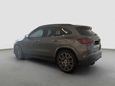 Mercedes GLA 180 Night Edition — photo 18