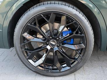 Volkswagen Touareg EHybrid R 4Motion — photo 8