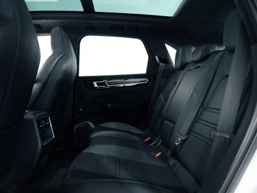 Porsche Cayenne III GTS — photo 14