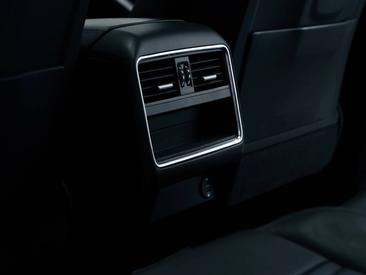 Porsche Cayenne III GTS — photo 20