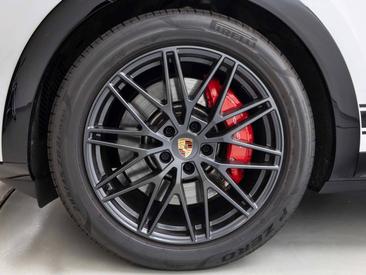 Porsche Cayenne III GTS — photo 6