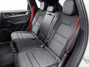 Porsche Cayenne III GTS — photo 14