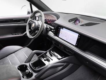 Porsche Cayenne III GTS — photo 16