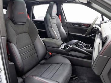 Porsche Cayenne III GTS — photo 21