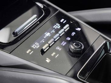 Porsche Cayenne III GTS — photo 29