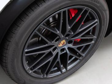Porsche Cayenne III GTS — photo 31