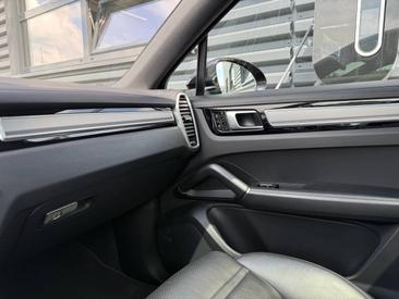Porsche Cayenne III S Coupé — photo 25