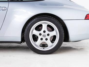 Porsche 993 Carrera Coupé — photo 18