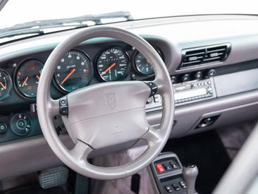Porsche 993 Carrera Coupé — photo 23