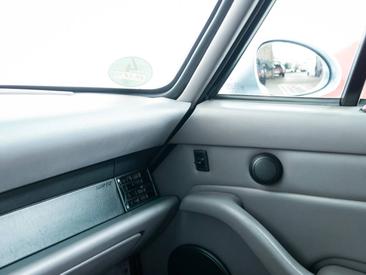 Porsche 993 Carrera Coupé — photo 25