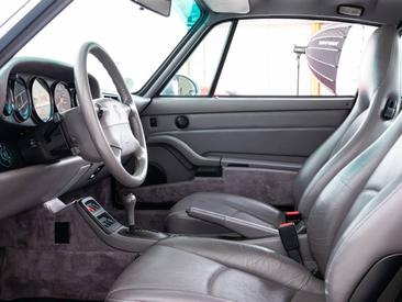 Porsche 993 Carrera Coupé — photo 26