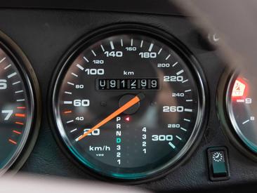 Porsche 993 Carrera Coupé — photo 32