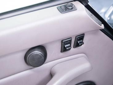 Porsche 993 Carrera Coupé — photo 33