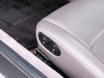 Porsche 993 Carrera Coupé — photo 36