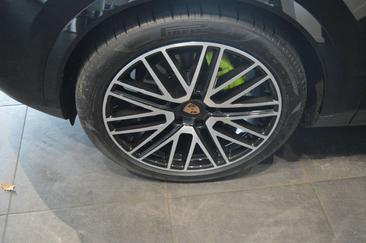 Porsche Cayenne III E-Hybrid Platinum Edition — photo 10