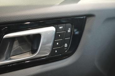 Porsche Cayenne III E-Hybrid Platinum Edition — photo 13
