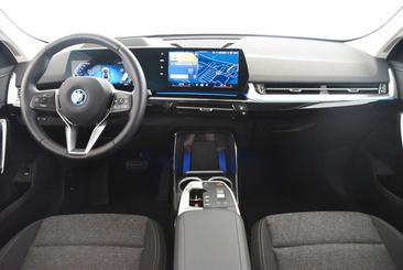 BMW IX2 XDrive30 — photo 9