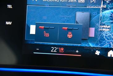 BMW IX2 XDrive30 — photo 15